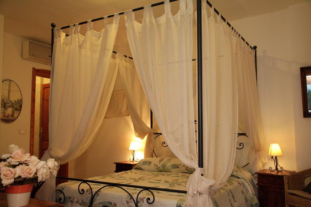Sa Ruscitta Bed & Breakfast Sant'Antioco Phòng bức ảnh